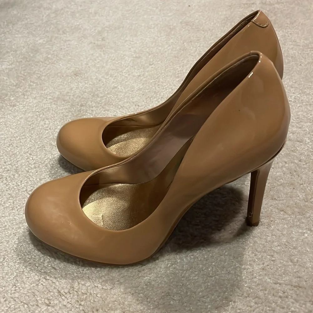 2016 NWOT VINTAGE Jessica Simpson nude high heels. Size 6. - Picture 2 of 5